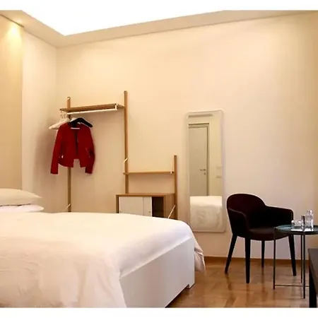 Domo Guesthouse *
